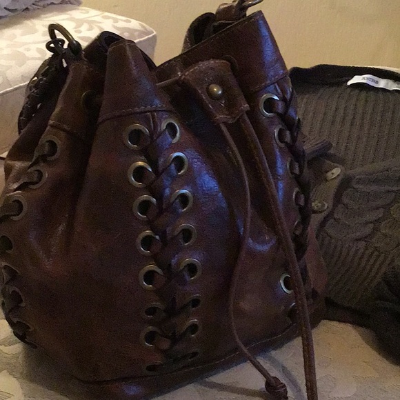 Patricia Nash Handbags - Amazing Pre-Loved Patricia Nash Bucket Bag🤎🤎